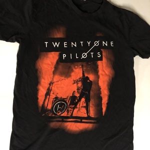 Twenty One Pilots 2017 Tour Band T-shirt Med